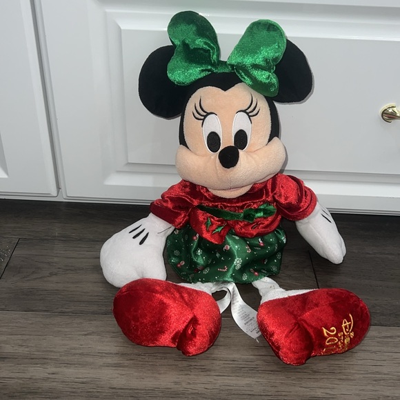 Disney Store 2019 Minnie Mouse Christmas Holiday Plush - Picture 2 of 9